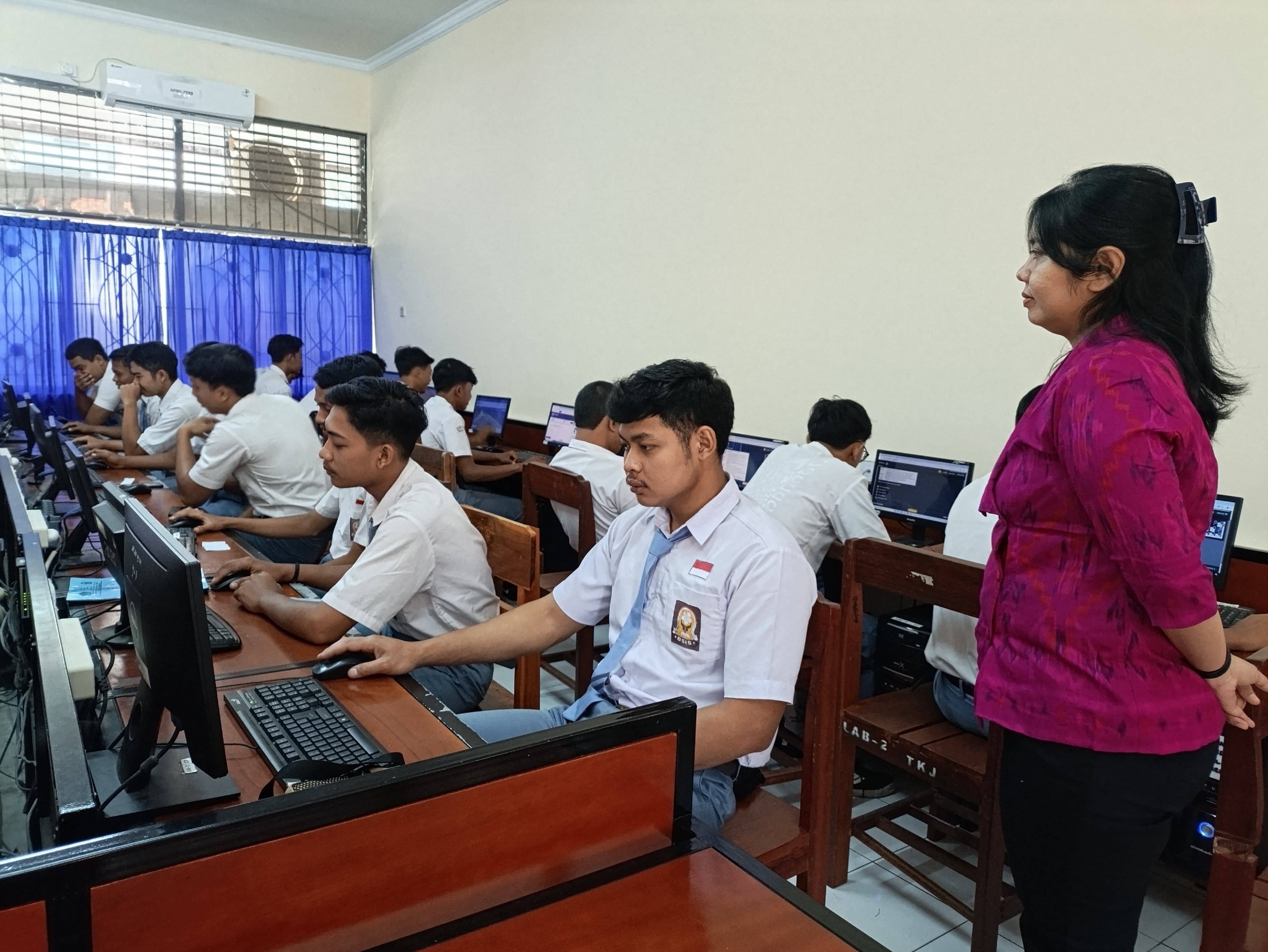 Lab Komputer - Foto 1