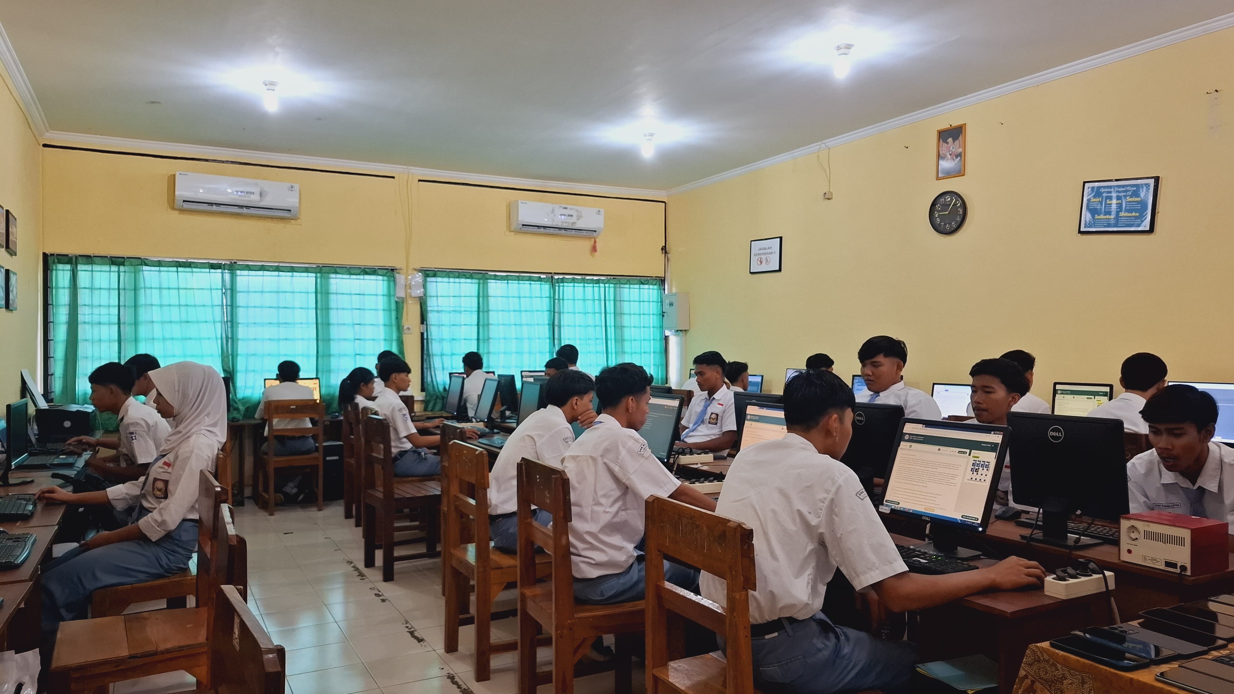 Lab Komputer - Foto 2