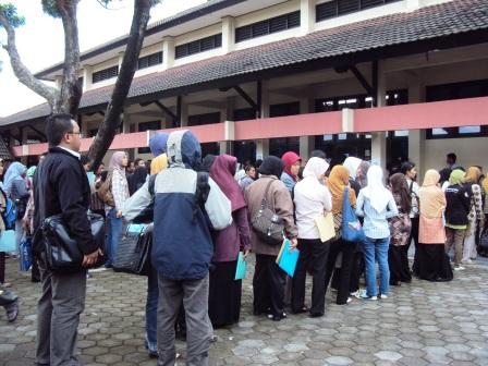 LOWONGAN PEKERJAAN